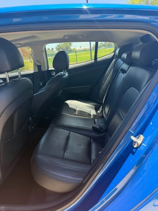 2019 Kia Stinger - Image 12 of 14