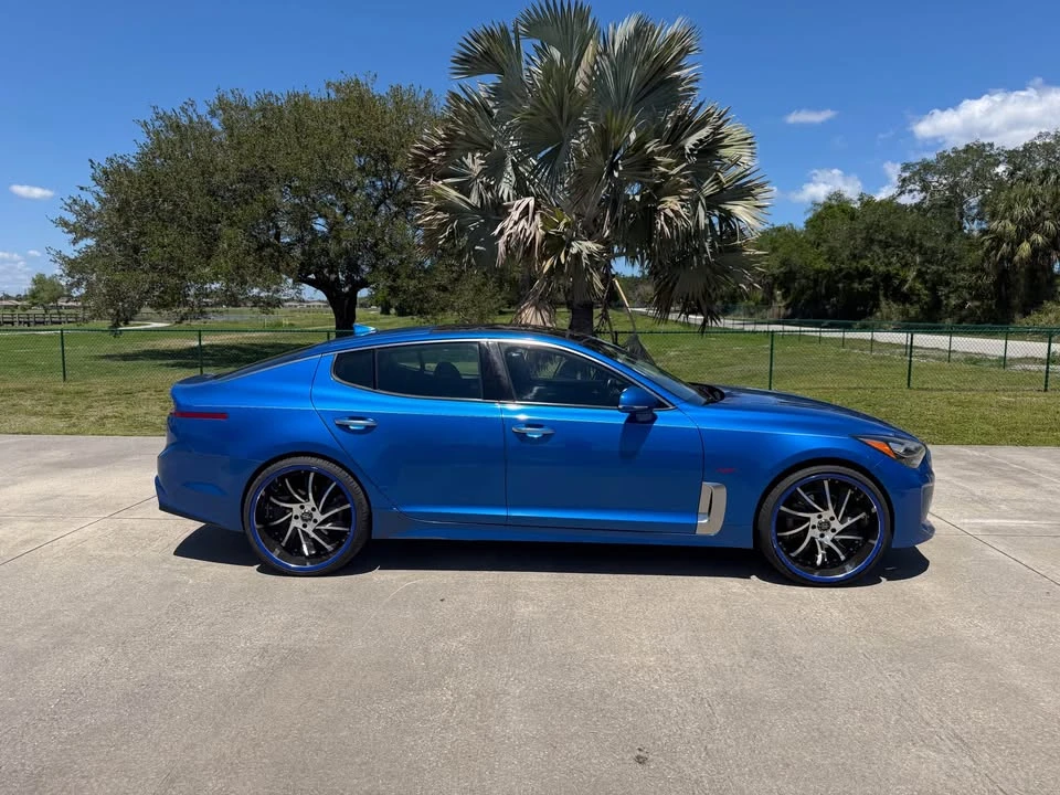 2019 Kia Stinger - Image 8 of 14