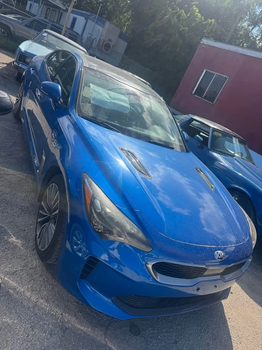 2019 Kia Stinger - Image 2 of 7