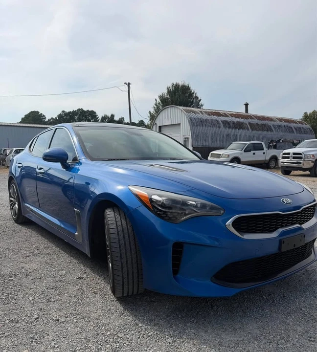 2019 Kia Stinger - Image 2 of 15
