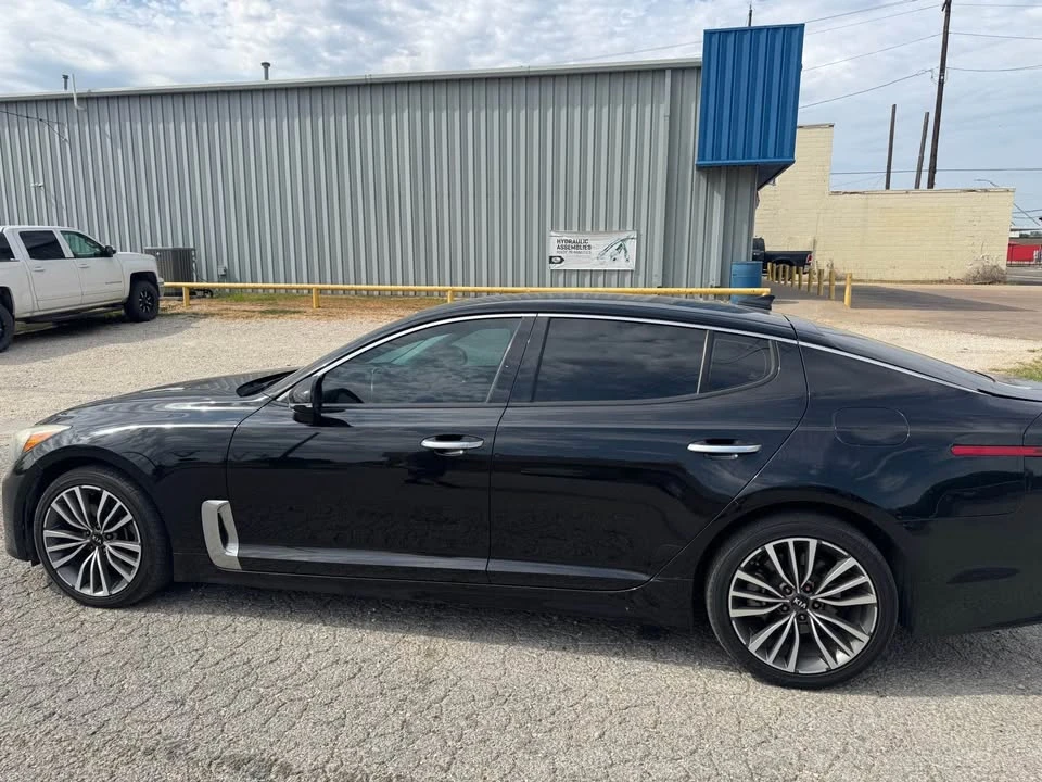 2019 Kia Stinger - Image 16 of 20