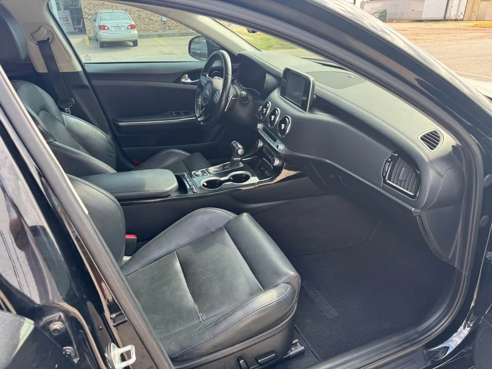 2019 Kia Stinger - Image 10 of 20