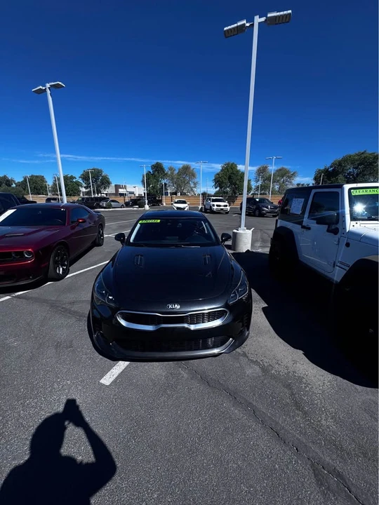 2019 Kia Stinger - Image 2 of 7