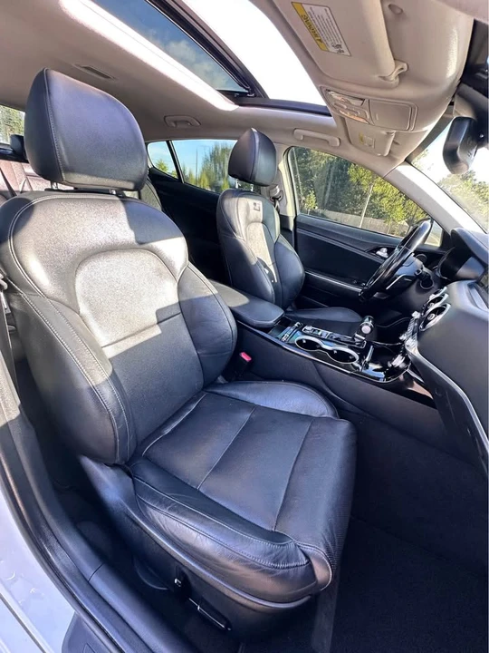 2019 Kia Stinger - Image 11 of 20