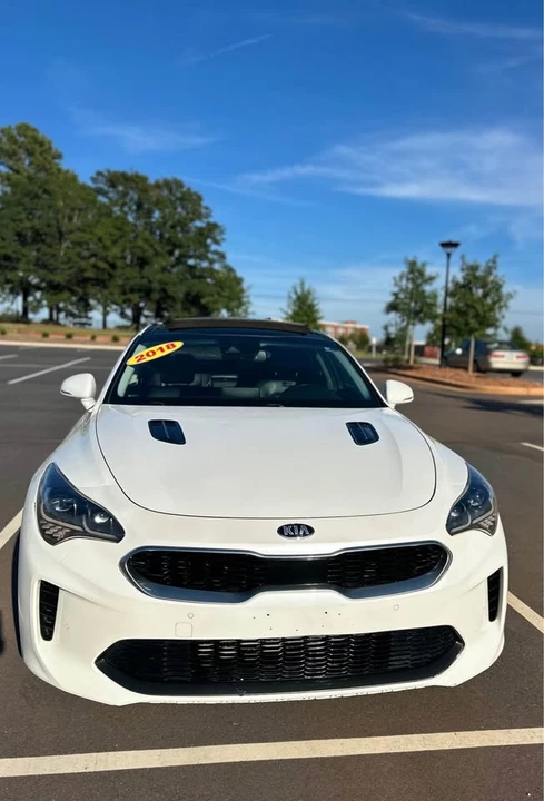 2019 Kia Stinger - Image 2 of 20