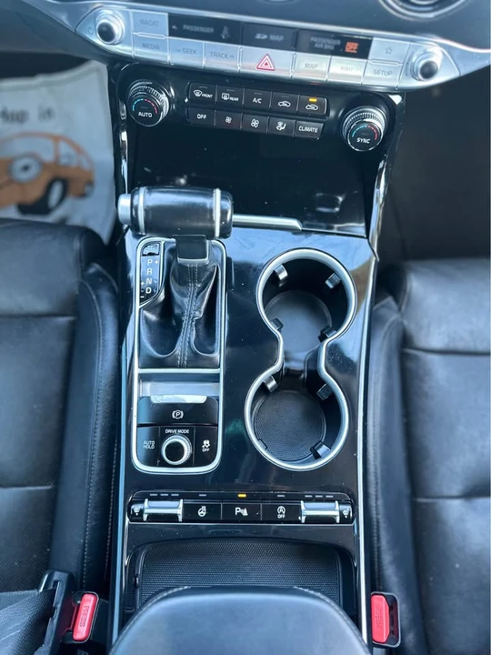 2019 Kia Stinger - Image 17 of 20