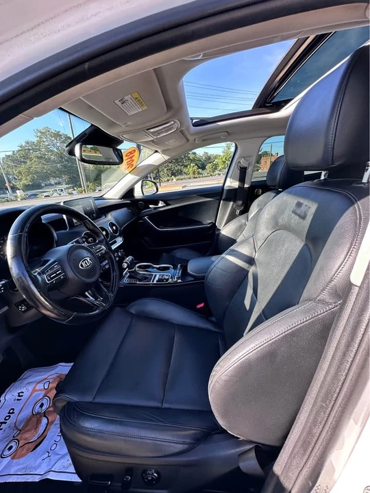 2019 Kia Stinger - Image 10 of 20