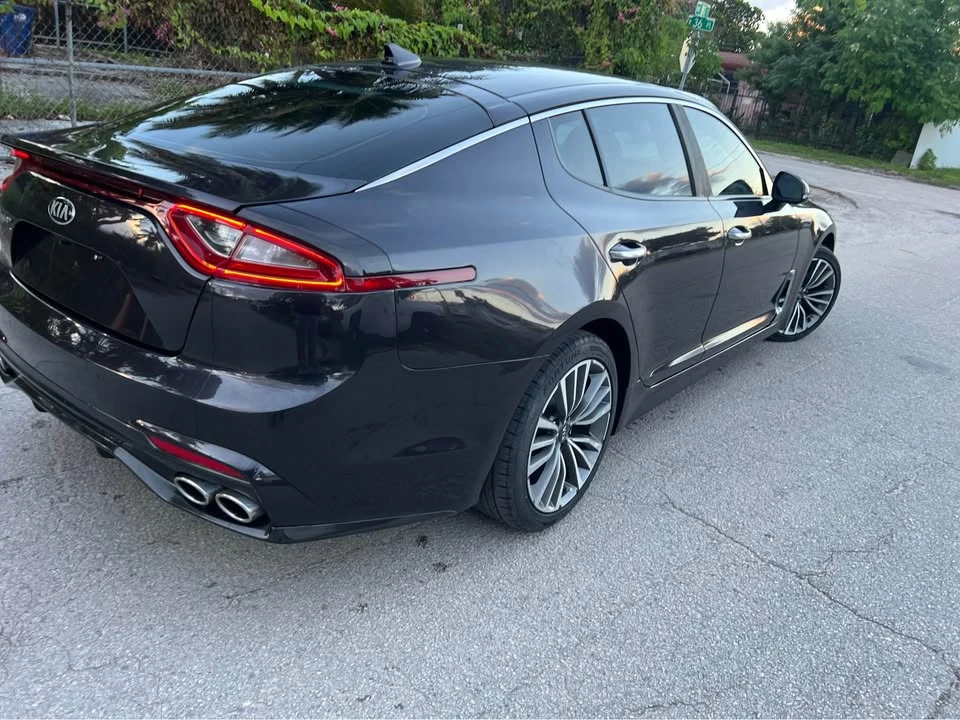 2019 Kia Stinger - Image 9 of 12