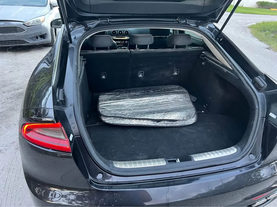2019 Kia Stinger - Image 8 of 12