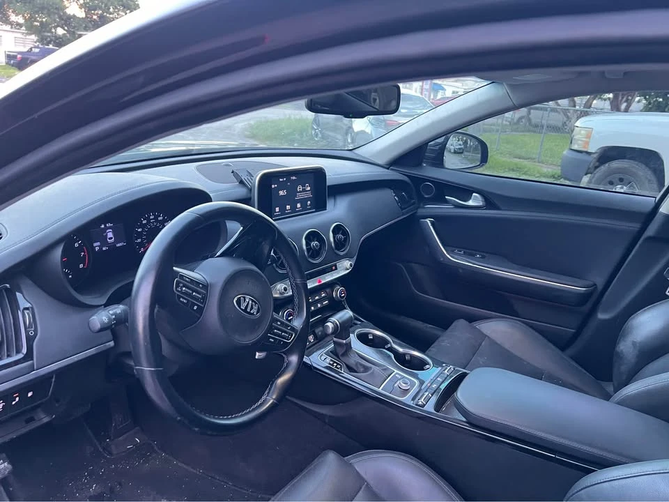 2019 Kia Stinger - Image 4 of 12