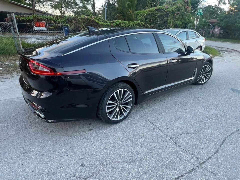 2019 Kia Stinger - Image 11 of 12