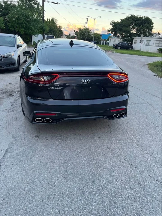 2019 Kia Stinger - Image 7 of 12