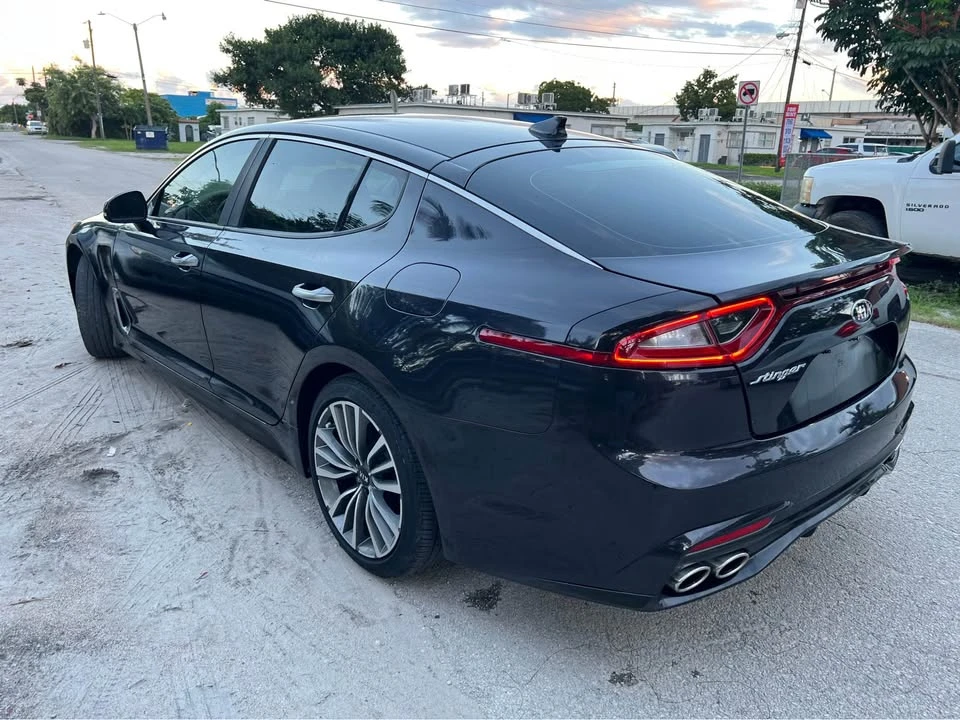 2019 Kia Stinger - Image 10 of 12