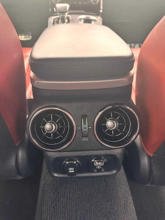 2019 Kia Stinger - Image 18 of 20