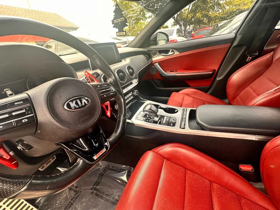 2019 Kia Stinger - Image 15 of 20