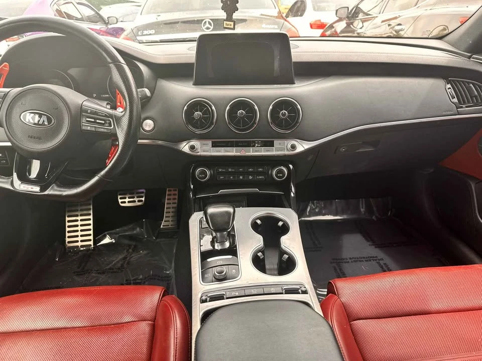 2019 Kia Stinger - Image 14 of 20