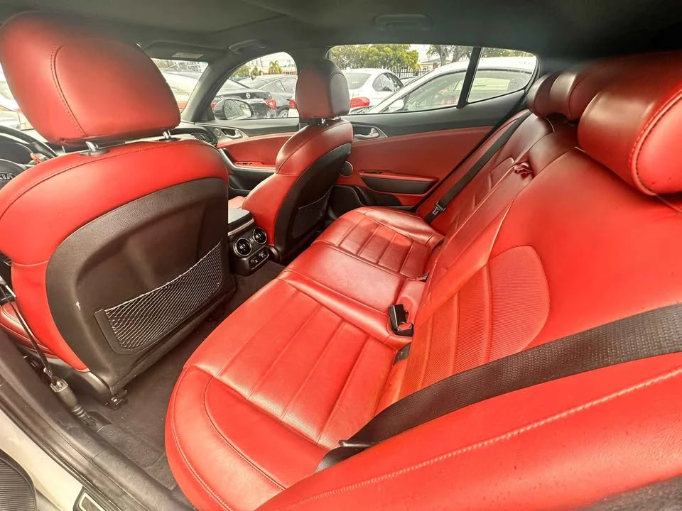 2019 Kia Stinger - Image 6 of 20