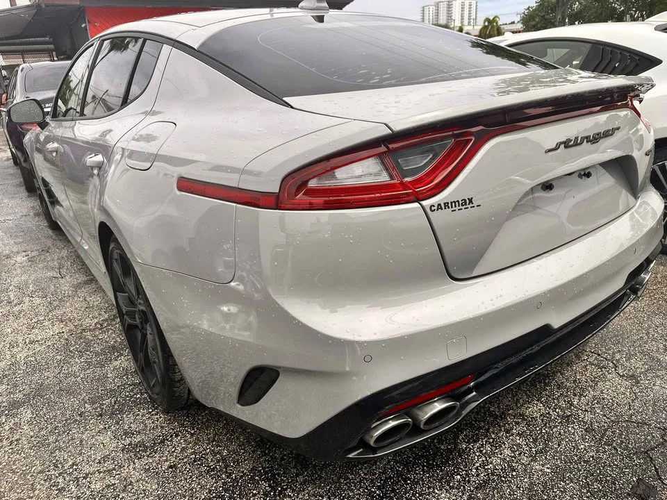 2019 Kia Stinger - Image 16 of 20