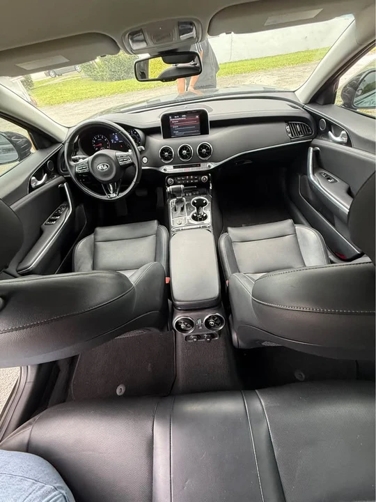 2019 Kia Stinger - Image 15 of 20