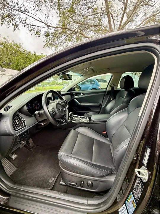 2019 Kia Stinger - Image 18 of 20
