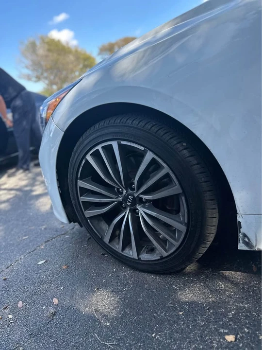 2019 Kia Stinger - Image 8 of 12