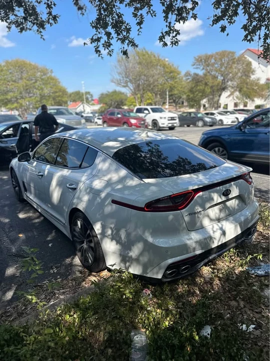 2019 Kia Stinger - Image 6 of 12