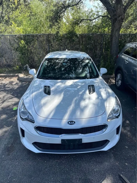 2019 Kia Stinger - Image 2 of 12