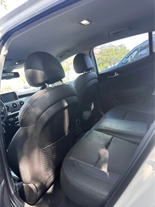 2019 Kia Stinger - Image 10 of 12
