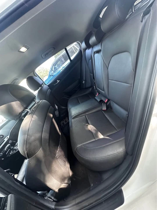 2019 Kia Stinger - Image 11 of 12