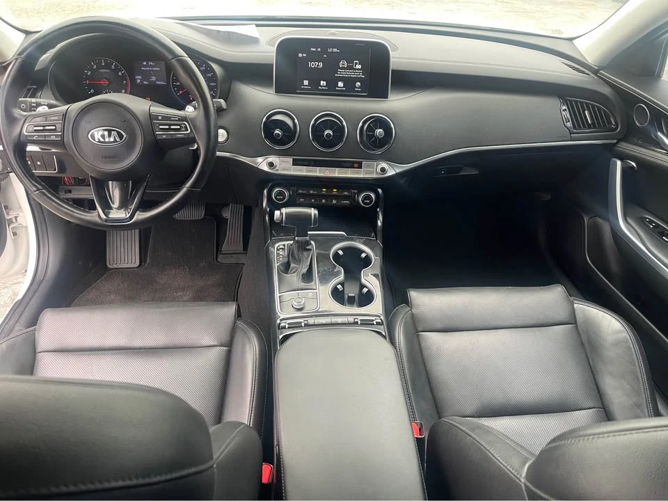 2019 Kia Stinger - Image 10 of 19