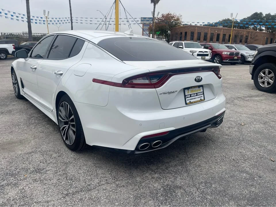 2019 Kia Stinger - Image 2 of 19
