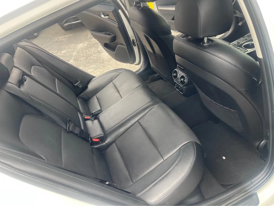 2019 Kia Stinger - Image 12 of 19