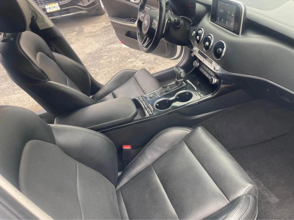 2019 Kia Stinger - Image 14 of 19