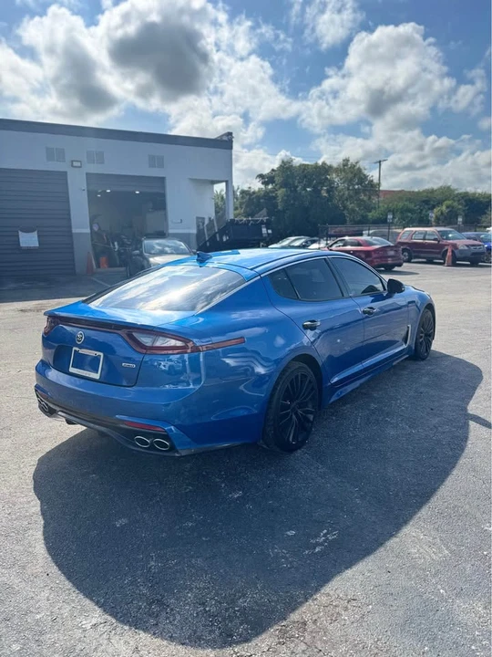2019 Kia Stinger - Image 4 of 11