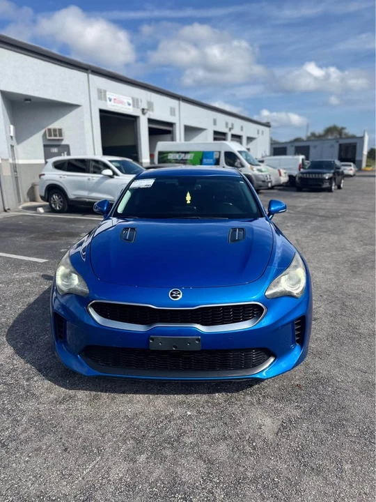 2019 Kia Stinger - Image 2 of 11