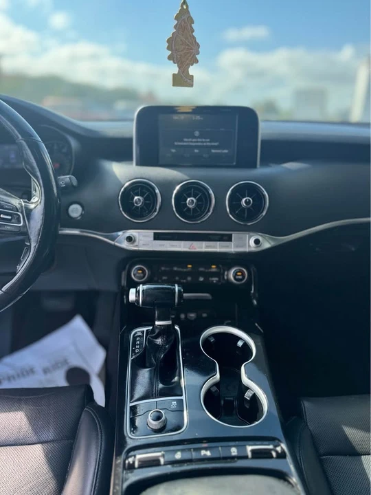 2019 Kia Stinger - Image 10 of 11