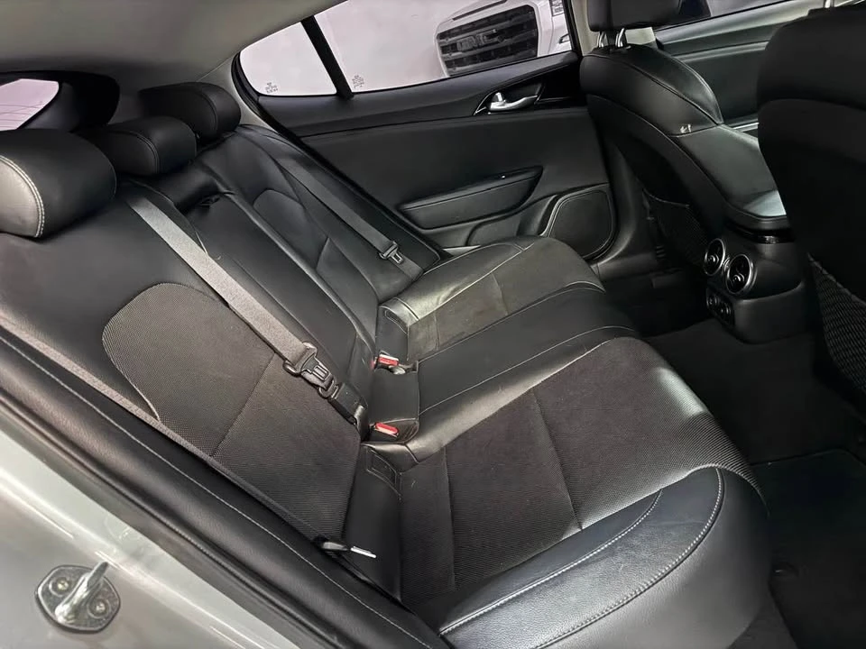 2019 Kia Stinger - Image 13 of 20