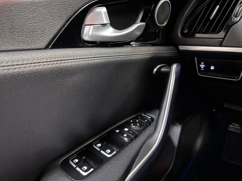 2019 Kia Stinger - Image 14 of 20