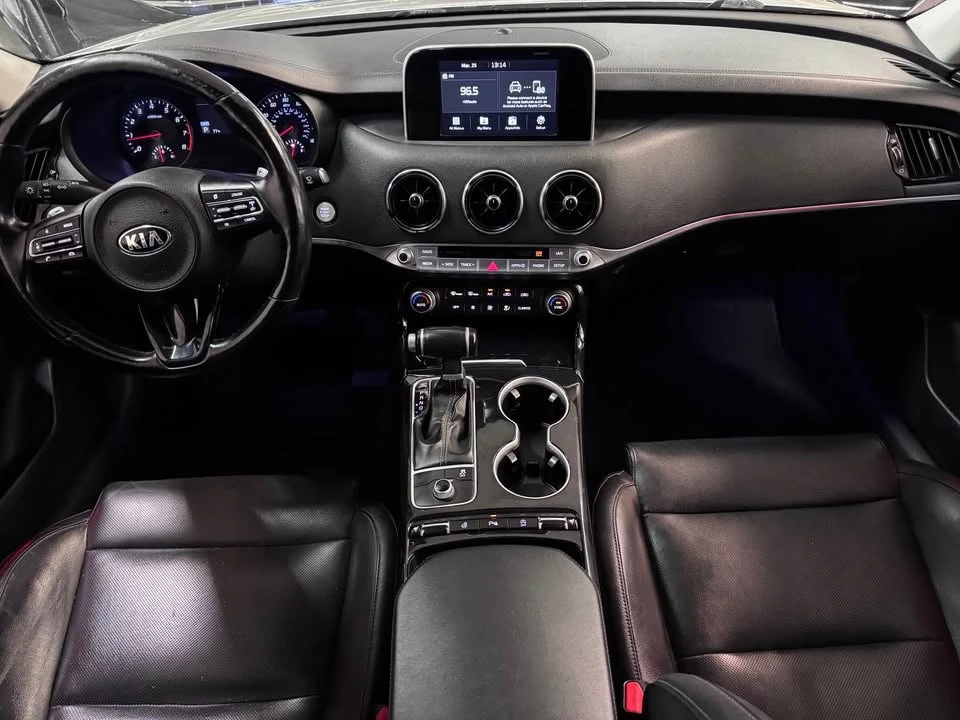 2019 Kia Stinger - Image 9 of 20