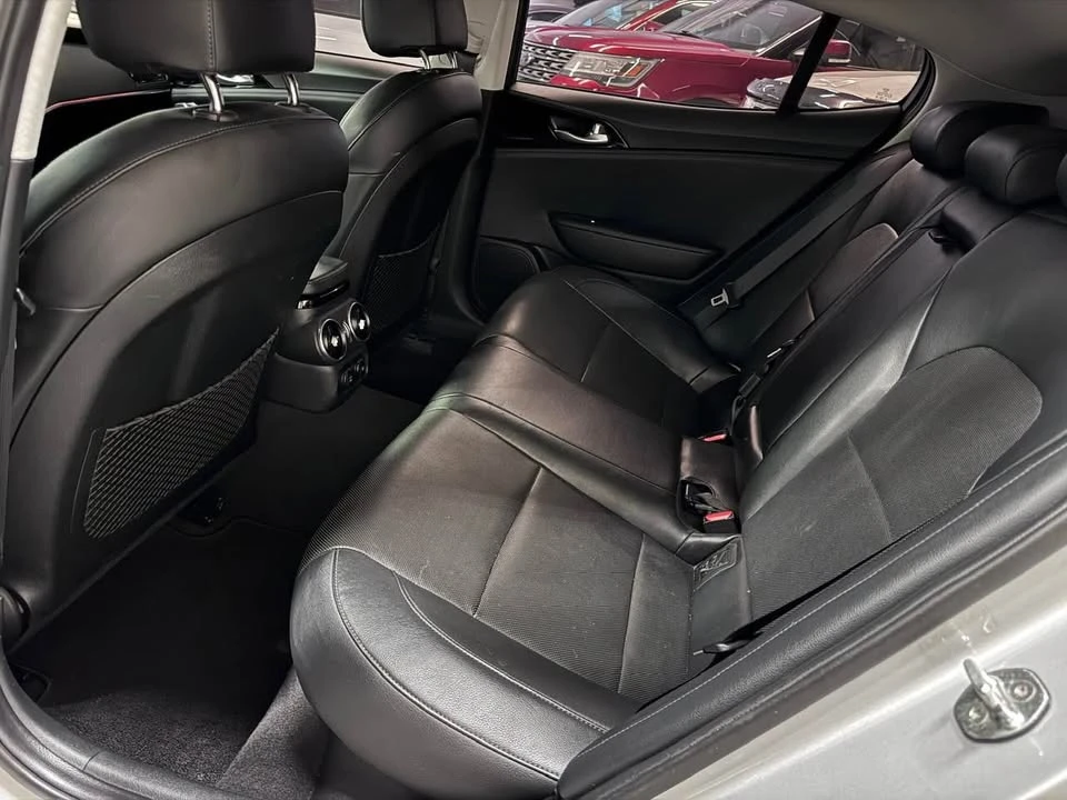 2019 Kia Stinger - Image 11 of 20