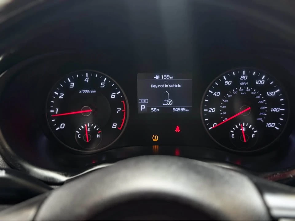 2019 Kia Stinger - Image 15 of 19