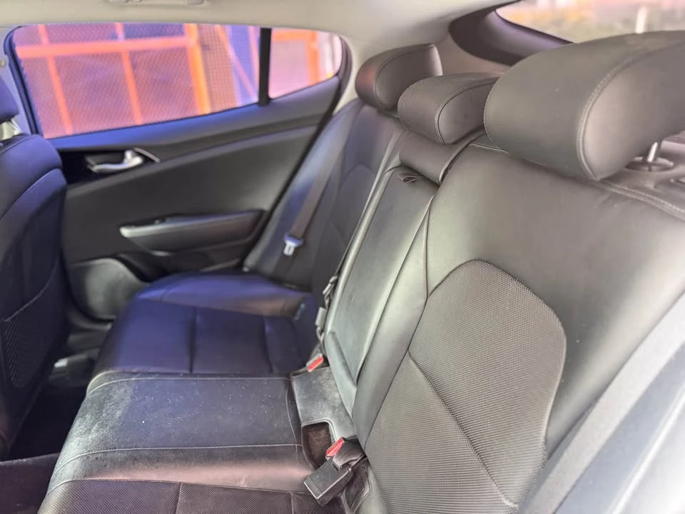 2019 Kia Stinger - Image 11 of 19