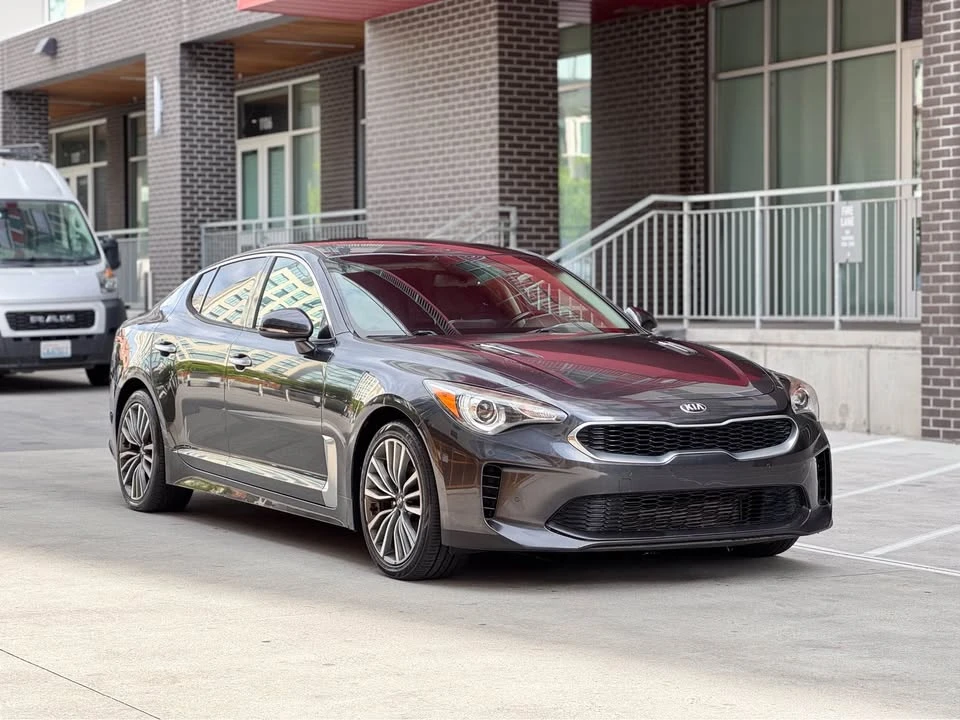 2019 Kia Stinger - Image 2 of 19
