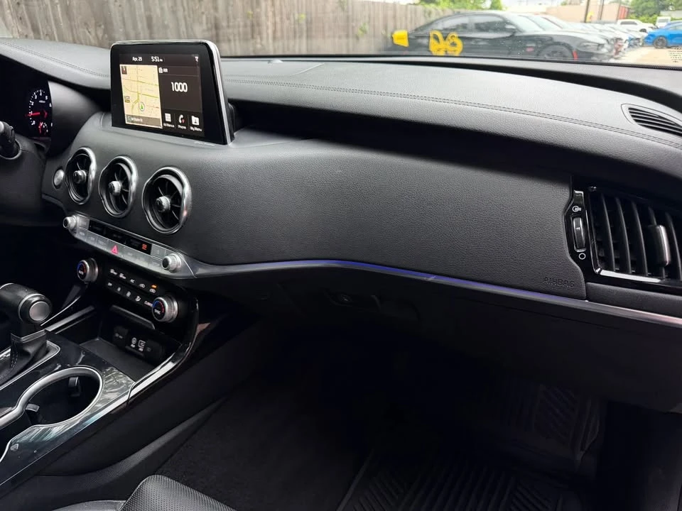 2019 Kia Stinger - Image 13 of 19