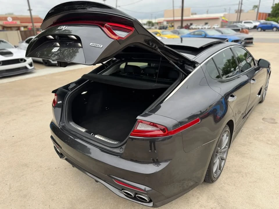 2019 Kia Stinger - Image 16 of 19