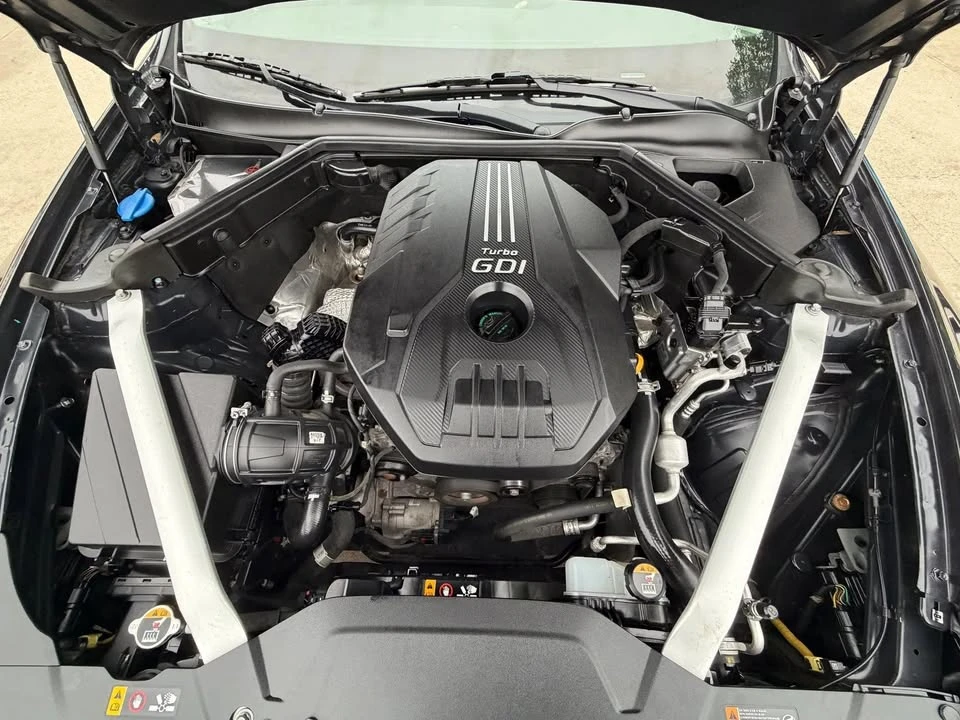 2019 Kia Stinger - Image 7 of 19