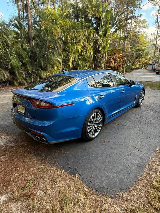 2019 Kia Stinger - Image 5 of 13