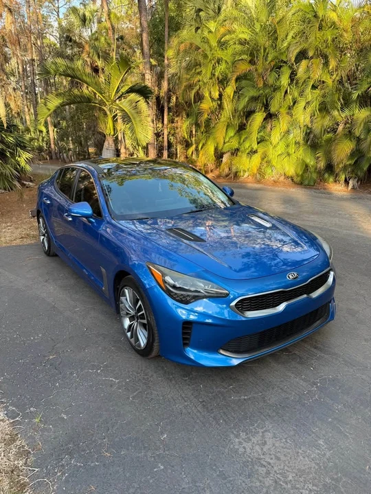 2019 Kia Stinger - Image 2 of 13