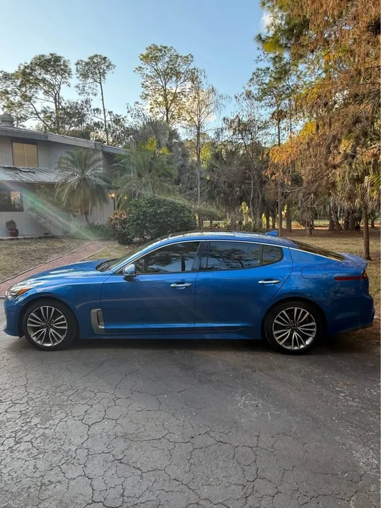 2019 Kia Stinger - Image 3 of 13