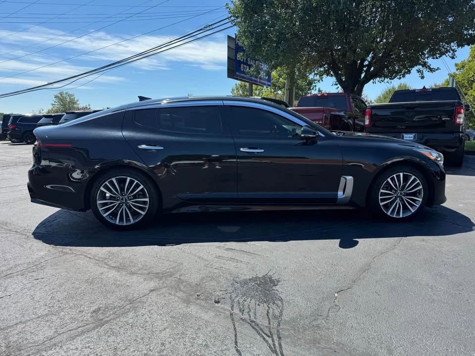 2019 Kia Stinger - Image 8 of 19
